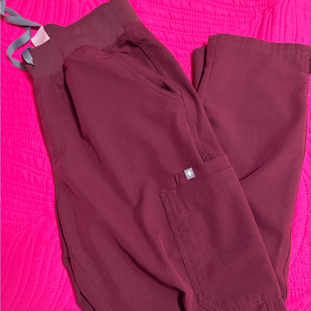 FIGS- MAROON SCRUB SET